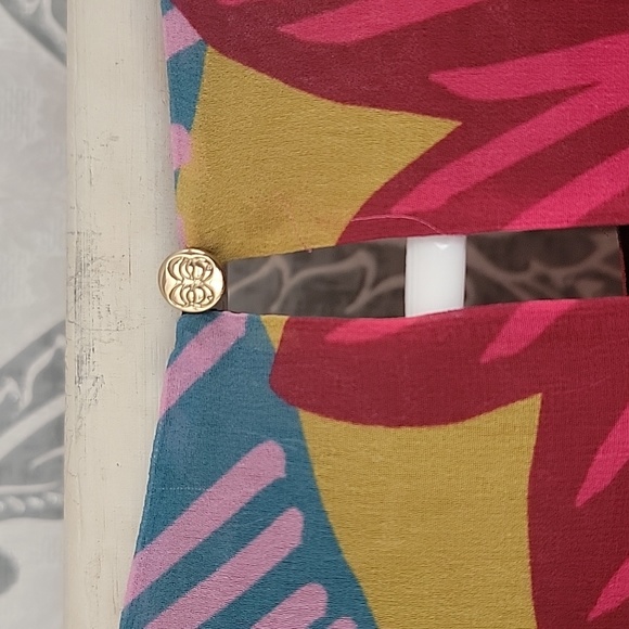 CeCe Women's Top Soft Flowy Large Lined Floral Ruffle Sleeves Short Sleeves - Picture 6 of 6